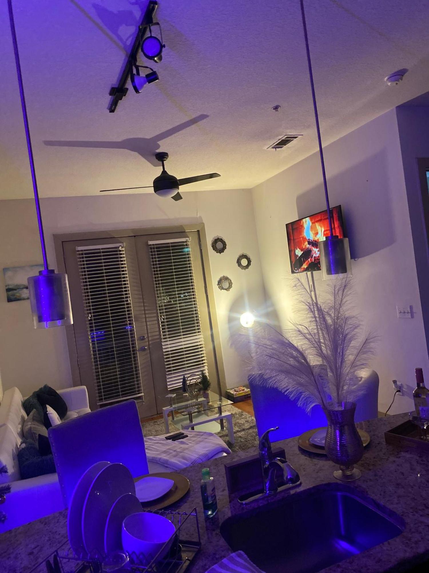 شقة 1Bd Gorgeous Loft In Buckhead Free Wi-Fi, Parking أتلانتا المظهر الخارجي الصورة