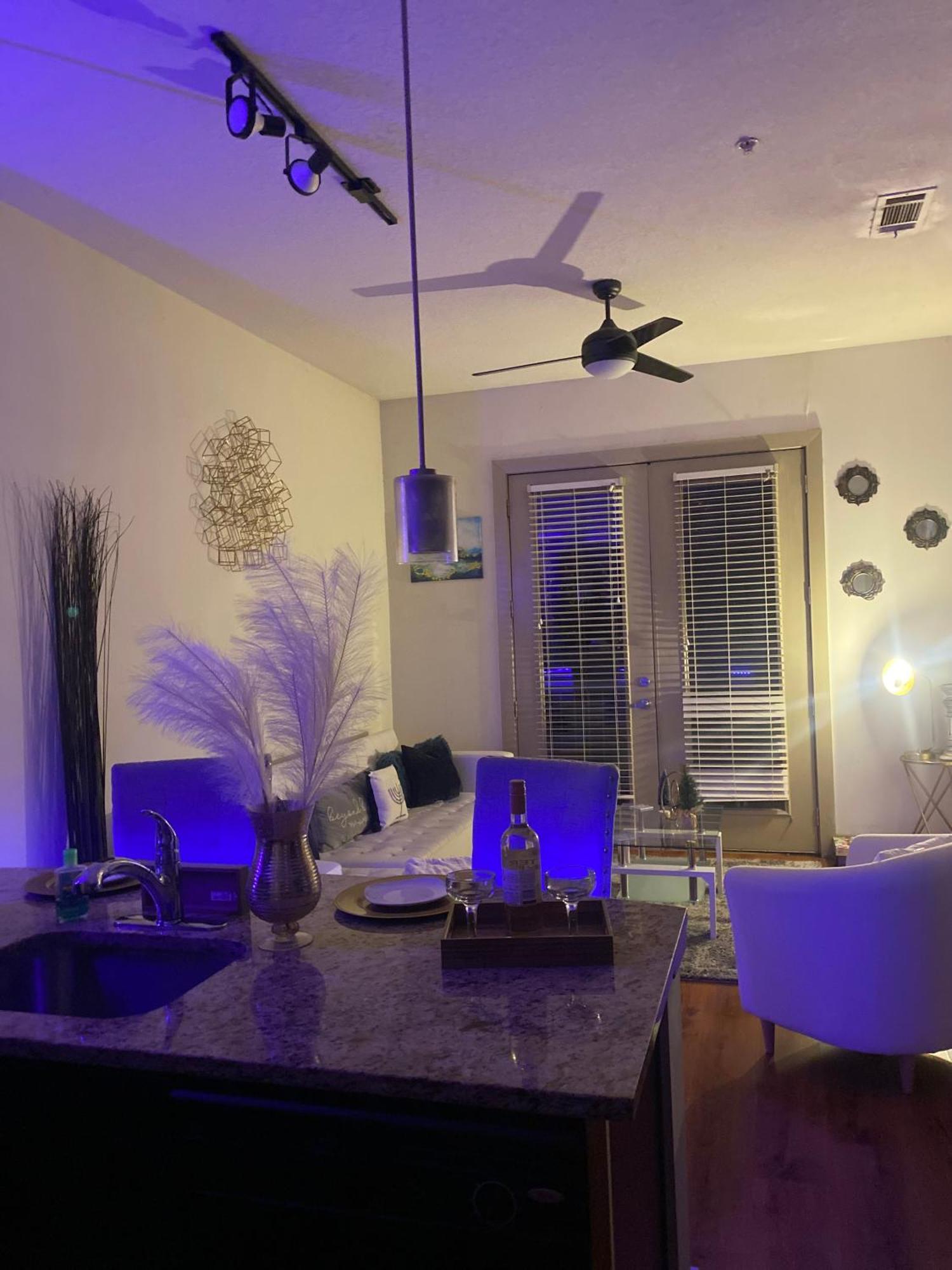 شقة 1Bd Gorgeous Loft In Buckhead Free Wi-Fi, Parking أتلانتا المظهر الخارجي الصورة