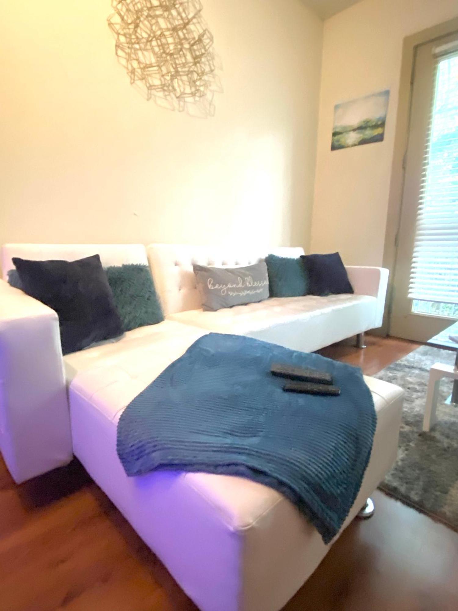شقة 1Bd Gorgeous Loft In Buckhead Free Wi-Fi, Parking أتلانتا المظهر الخارجي الصورة