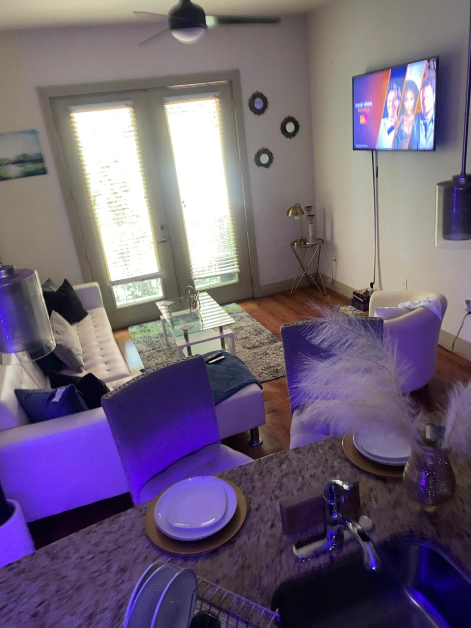 شقة 1Bd Gorgeous Loft In Buckhead Free Wi-Fi, Parking أتلانتا المظهر الخارجي الصورة